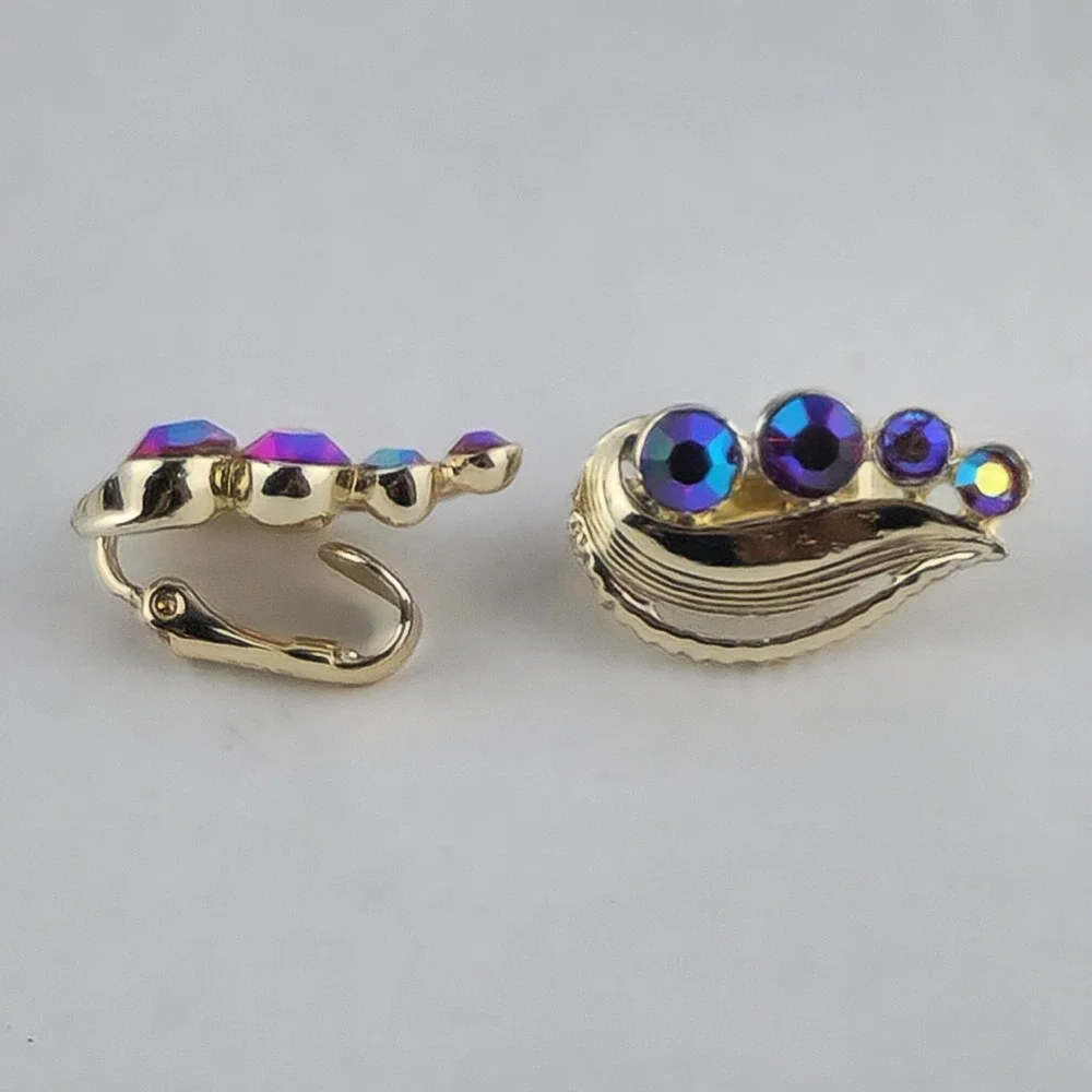 Vintage STAR Aurora Borealis Rhinestone Clip On Earrings Gold Tone Iridescent